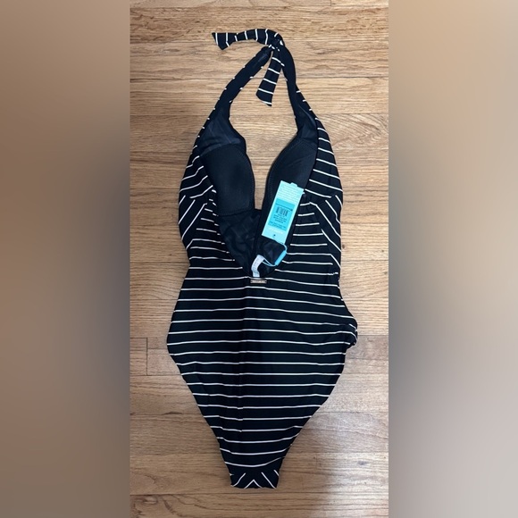 SEA LEVEL SWIM Shoreline V-Neck Halter One-Piece - Picture 7 of 8